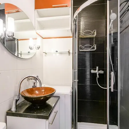 Labo Karmelicka Varšava